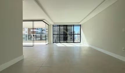 Apartamento com 4 quartos à venda na Rua 240, 336, Meia Praia, Itapema por R$ 3.300.000