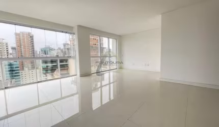 Apartamento com 4 quartos à venda na Rua 222, 246, Meia Praia, Itapema por R$ 2.150.000