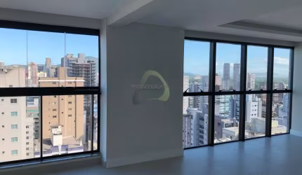 Apartamento com 3 quartos à venda na Rua 240, 360, Meia Praia, Itapema por R$ 2.600.000
