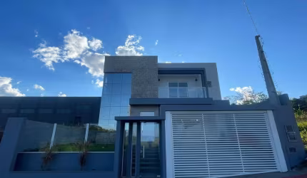 CASA ALTO PADRÃO NOVA - 3 SUÍTES COM PISCINA