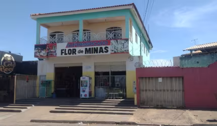 EXUBERANTE SOBRADO COM SALA COMERCIAL