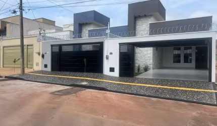 Casa Térrea de Luxo no Jardim Atlântico.