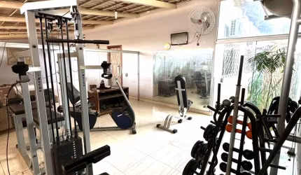 **Espaçosa Casa com Área Gourmet no Jardim Mont Serrat**