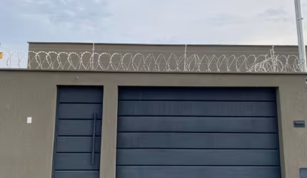 **Oportunidade Única no Conde dos Arcos: Casa Espetacular com Suíte e Excelente Localização**