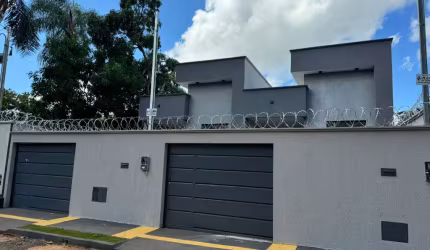Casa 2 quartos, com suíte, área gourmet com churrasqueira