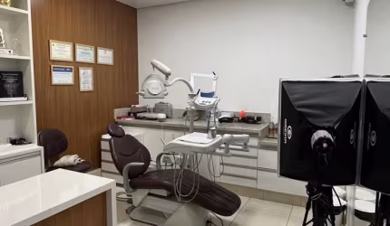 Consultório odontológico montado e pronto para trabalhar