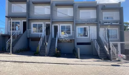 LINDO TRIPLEX DE ESQUINA E COM PÁTIO