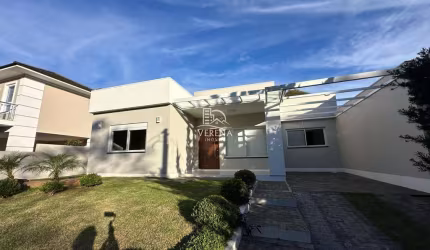 EXCELENTE CASA TÉRREA NO TERRA MADRE