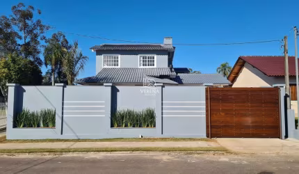 ÓTIMA CASA COM PISCINA EM LINHA SANTA CRUZ