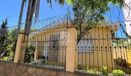CASA PLANA E DE ESQUINA NO BAIRRO SANTO INÁCIO