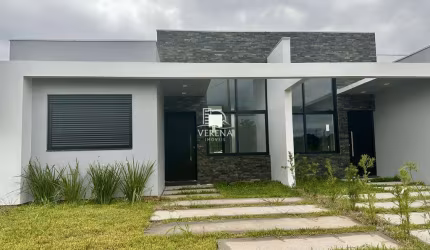 LINDA CASA GEMINADA COM PÁTIO NO ESTÂNCIA JARDIM