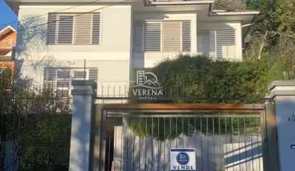 AMPLA RESIDENCIA EOM ESERA PARA ELEVADOR