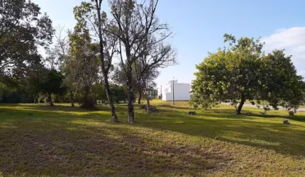 BELO TERRENO NO CONDOMÍNIO BELLE VILLE