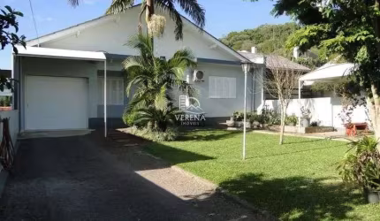 AMPLA RESIDÊNCIA PRÓXIMO A UNISC