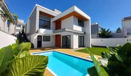 Casa 03 dormitórios 216m2 Pedra Branca