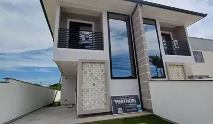 Sobrado à Venda em Barra do Aririú - Palhoça