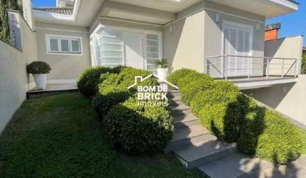 Casa à venda, 3 quartos, 3 suítes, 5 vagas, Centro - Montenegro/RS