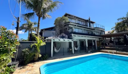 Casa sobrado com piscina à venda - Prainha em São Francisco Do Sul, SC