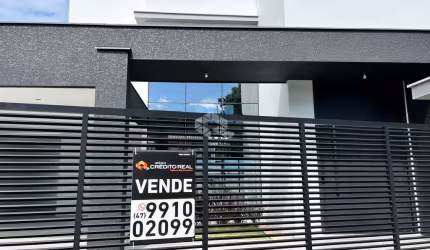 SOBRADO DE ALTO PADRÃO-PRAIA DE ITAGUAÇU, SÃO FRANCISCO , PISCINA AQUECIDA A LUZ SOLAR,200 METROS DO MAR