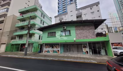 Balneário Camboriu - SC- Terreno 433,5 m2 - Edifício de 4 Apartamentos e Sobrado.