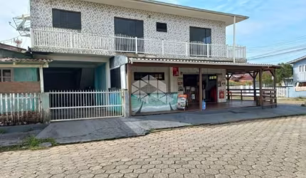 Excelente Sobrado de Esquina com Ponto Comercial  São Francisco do Sul/SC