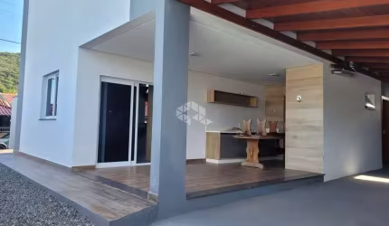 Casa sobrado na praia de Itaguaçu, São Francisco do Sul, SC