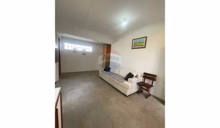 Oportunidade Única na Zona Leste: Imóvel Comercial e Residencial Rentável!