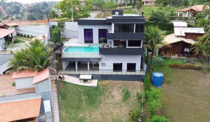 Casa em Condomínio de Alto Padrão em Igaratá! Acesso à represa.