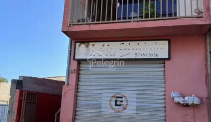 Casa com Salão Comercial à Venda em Bragança Paulista