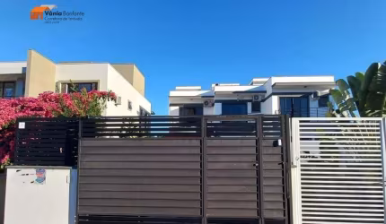 Casa para Venda em Florianópolis, São João do Rio Vermelho, 3 dormitórios, 2 suítes, 3 banheiros, 2 vagas