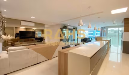 Apartamento Semimobiliado com 199 m² na Praia Brava com Vista Mar