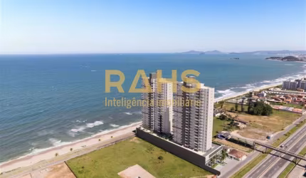 apartamentos com 3 dormitorios sendo 1 suite e apartamentos com 2 suites. 2 vagas de garagem frente mar em Barra Velha
