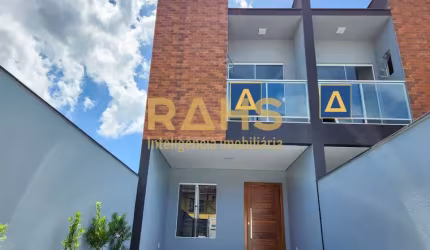 Casa Geminada à venda no Bairro Bucarein em Joinville/SC.