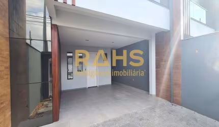 Moderno sobrado em construção com 195m² privativos, localizado na melhor região do bairro Floresta.