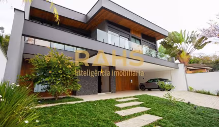 Casa em Condomínio à Venda no bairro Saguaçú em Joinville/SC
