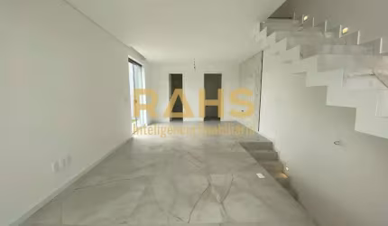 Geminado Triplex à venda no bairro Floresta em Joinville/SC
