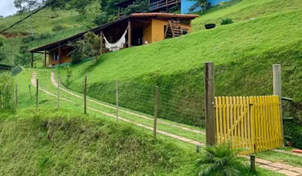 Linda Casa em condomínio em Areal - RJ