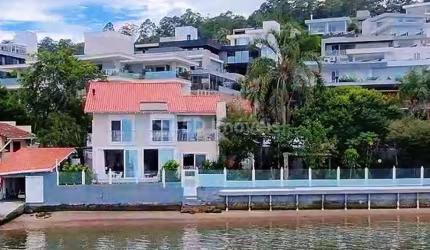 Casa Frente Mar em Cacupé  -  Florianópolis,SC