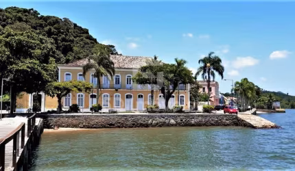 Casarão 5 Dormitórios - Centro - São Francisco do Sul/SC