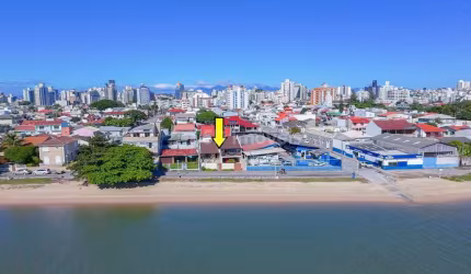 Casa 3 Dormitórios - Balneário  -  Florianópolis, SC