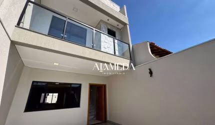 Sobrado Recém Construído com 3 Quartos à venda, 130 m² por R$ 869.000 - Jardim Guararapes - Londrina/PR