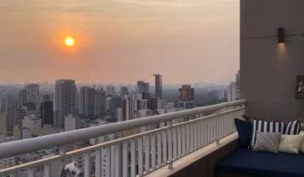 Belíssima Cobertura Duplex, 108 mts, 2 suítes, 3 vagas, depósito e lazer.