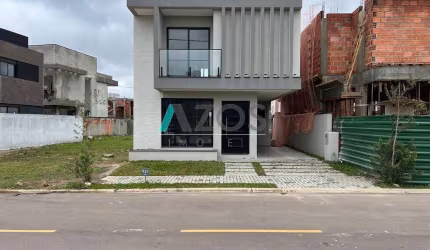SOBRADO COM 03 DORMITÓRIOS LOCALIZADO NO BAIRRO SANTA CÂNDIDA EM CURITIBA POR R$929.990,00