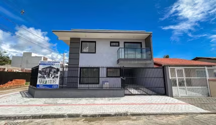 Sobrado com 3 dormitórios à venda, 100 m² por R$ 690.000,00 - Itacolomi - Balneário Piçarras/SC