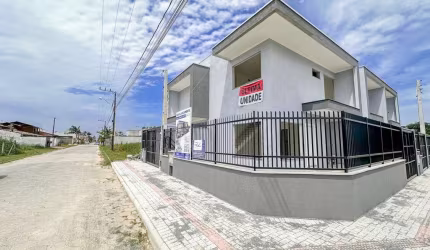 Sobrado com 2 dormitórios à venda, 77 m² por R$ 441.000,00 - Itacolomi - Balneário Piçarras/SC