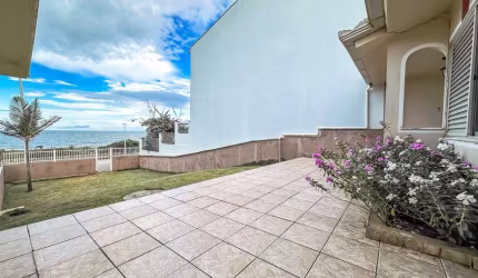 Casa com 3 dormitórios à venda, 194 m² por R$ 3.200.000 - Itacolomi - Balneário Piçarras/SC