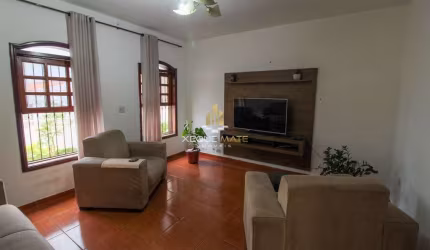 Casa com edícula no coração do Jd. Leocadia ZL Sorocaba SP