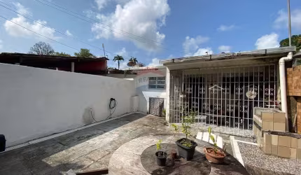 CASA  VENDA NA VÁRZEA 3 QUARTOS