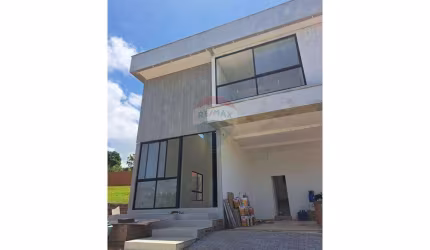 Luxuosa Casa em Alphaville Pernambuco 2 – Sofisticação, Exclusividade e Segurança.