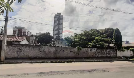Terreno à Venda em Candeias: Oportunidade Única!